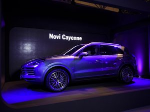 Stigao porsche cayenne u Srbiju