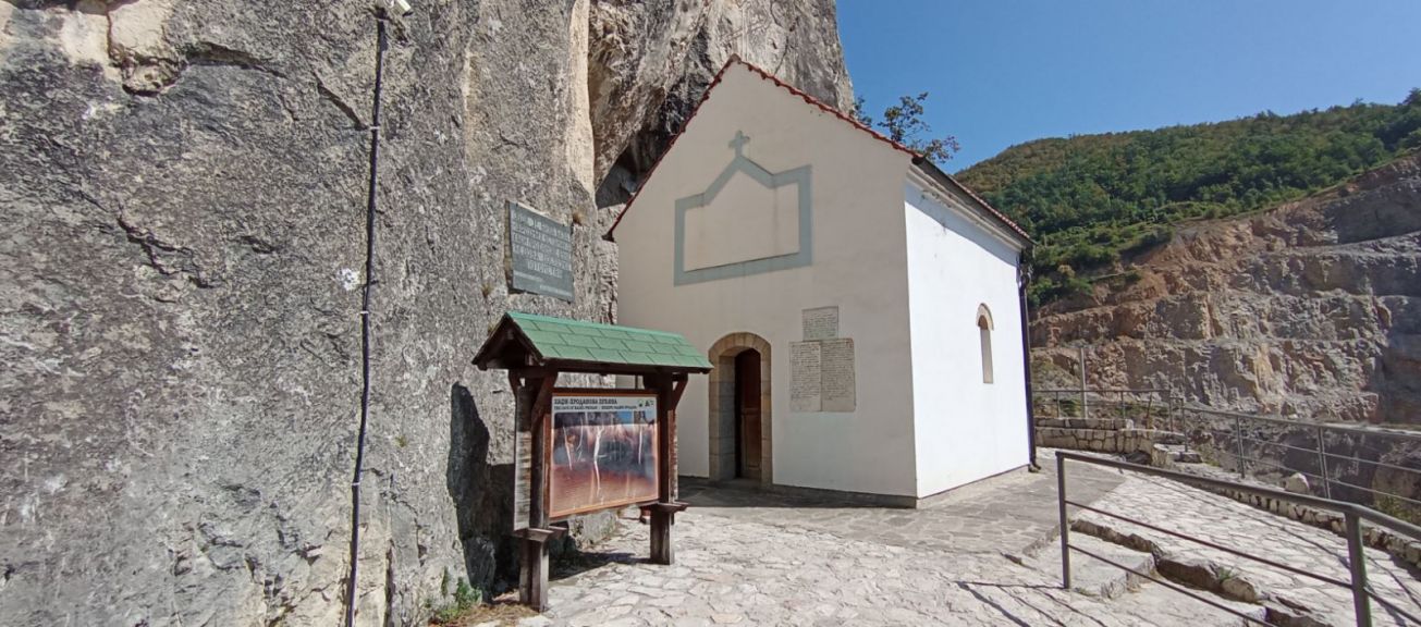 Crkva Svetog Arhangela Gavrila Raščići Ivanjica