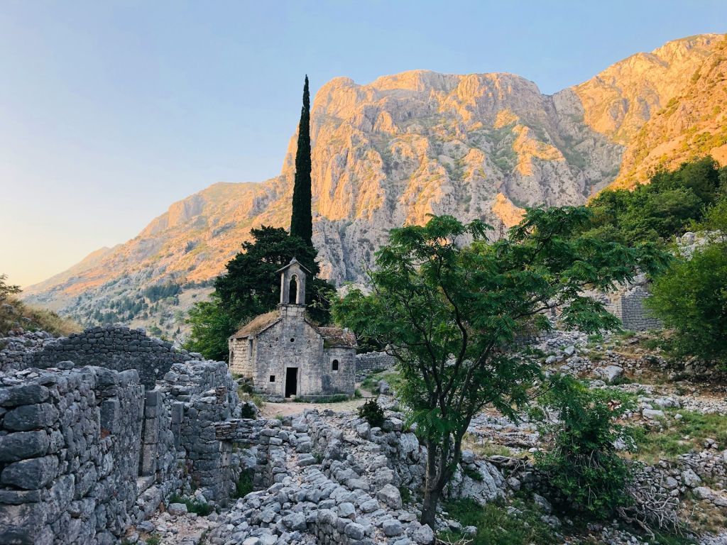 Crkva Svetog Jurja Špiljari Kotor