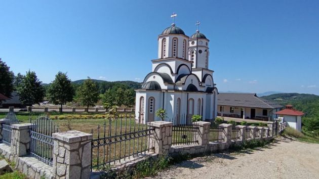 Crkva Svetih apostola Petra i Pavla Lisa Ivanjica