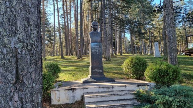 spomenik Miladinu Pećinaru Zlatibor