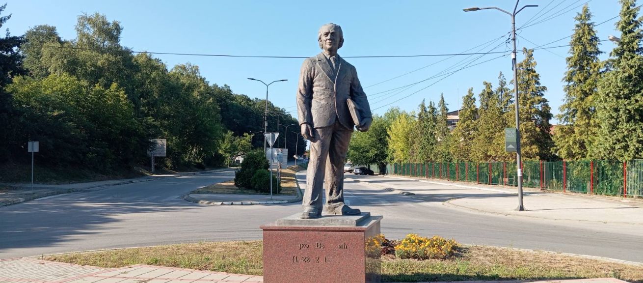 spomenik Milojku Veljoviću Gornji Milanovac