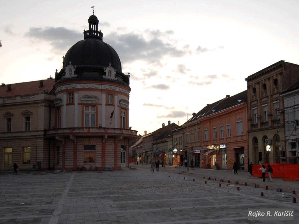 Šetati i gledati u kuće, ljude i reku, a u Sremskoj Mitrovici